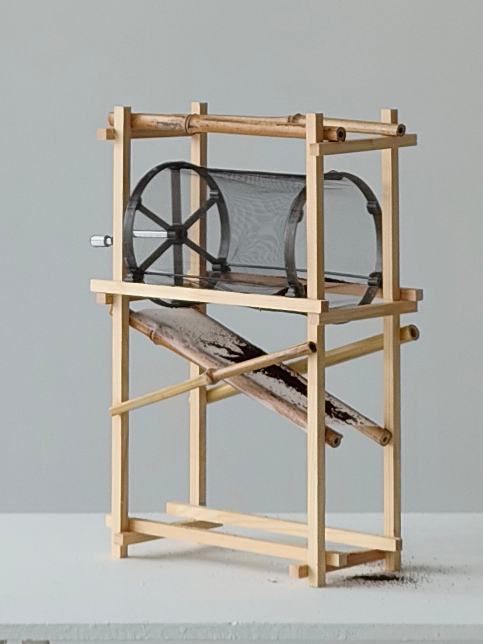 Maquette Echelle 1:5 - Tamis à compost autoconstruit assemblé avec des jantes nues grillagées